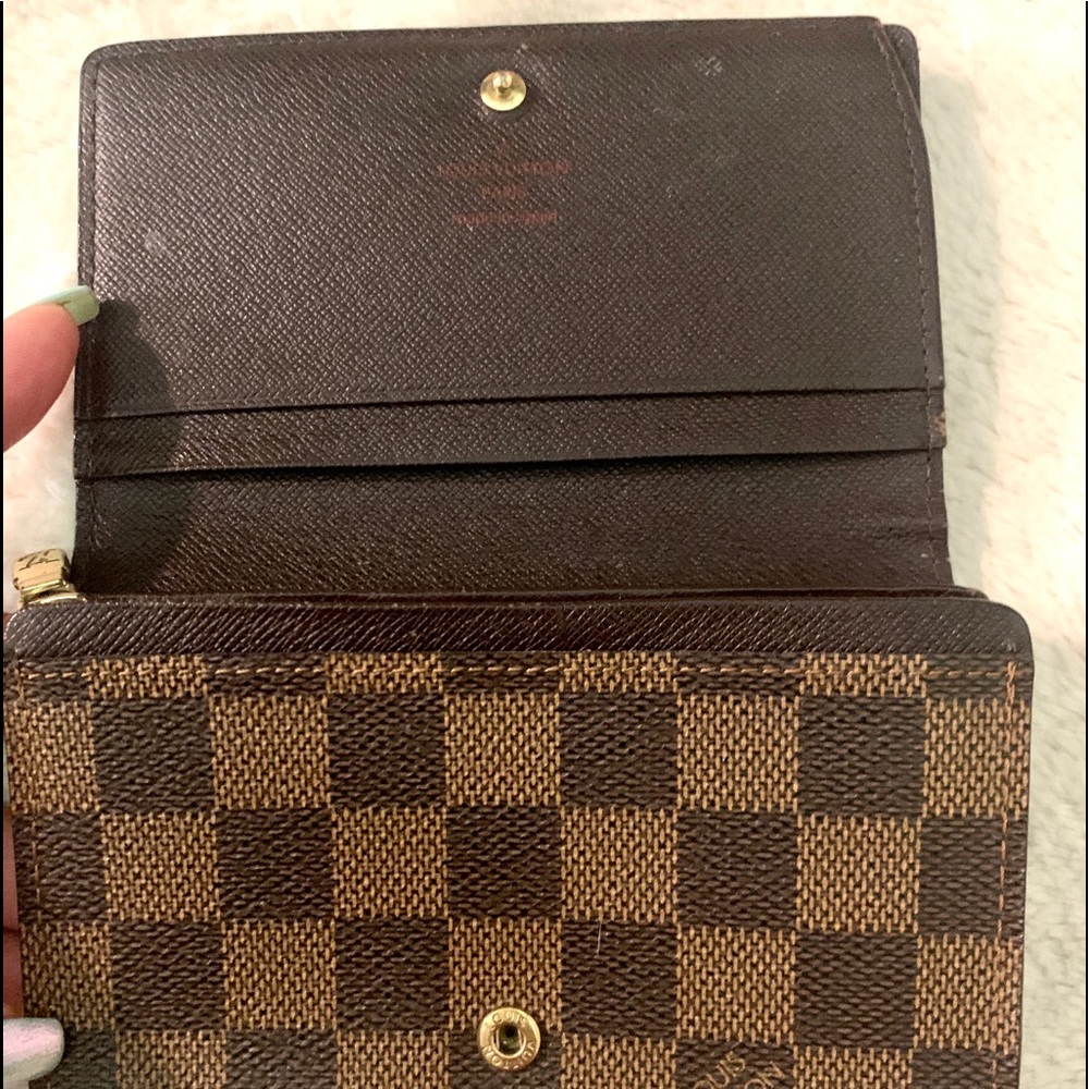 👑✅PRICE FIRM✅ AUTHENTIC Louis Vuitton Damier Wallet - Picture 9 of 17